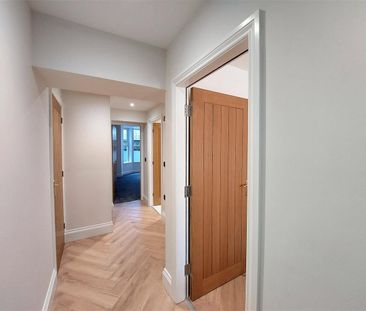 Blenheim Terrace, Scarborough - Photo 5