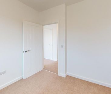 4 bedroom terraced house to rent - Photo 3