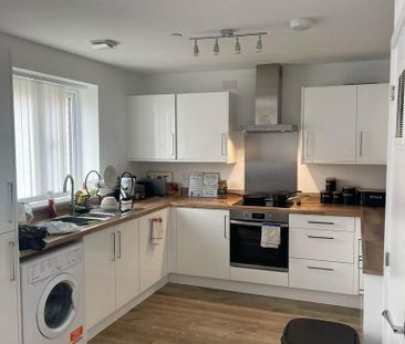1 bedroom in a house share to rent - Photo 2