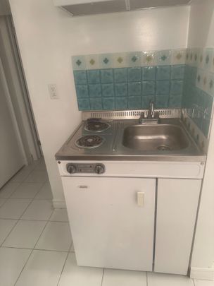 For Lease - 5 Northumberland Street, Toronto, Ontario - Photo 1