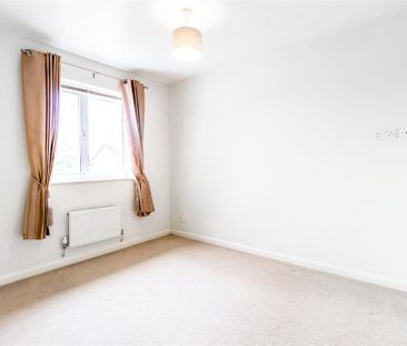 3 bedroom detached house to rent - Photo 3