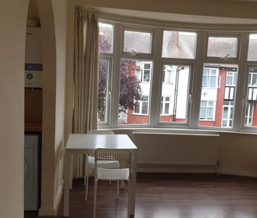 1 Bed Flat, Higham Road, N17 - Photo 2