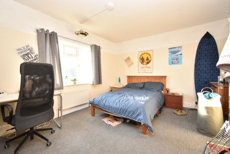 7 bedroom detached house to rent - Photo 3