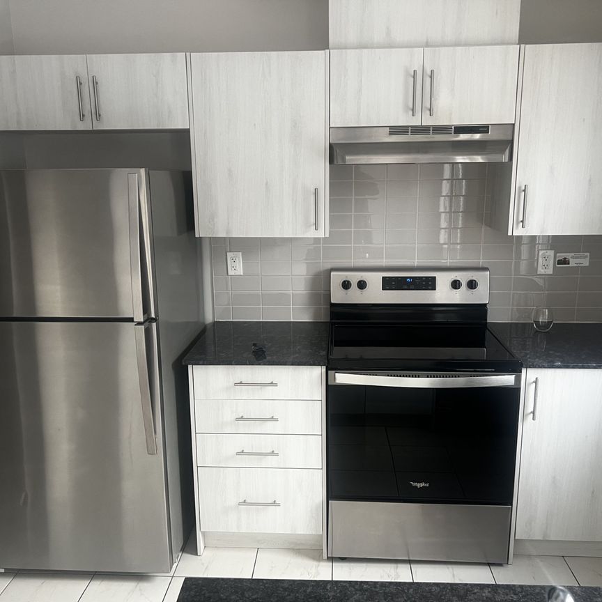 For Lease - 230 Prince William Way, Barrie, Ontario - Photo 1