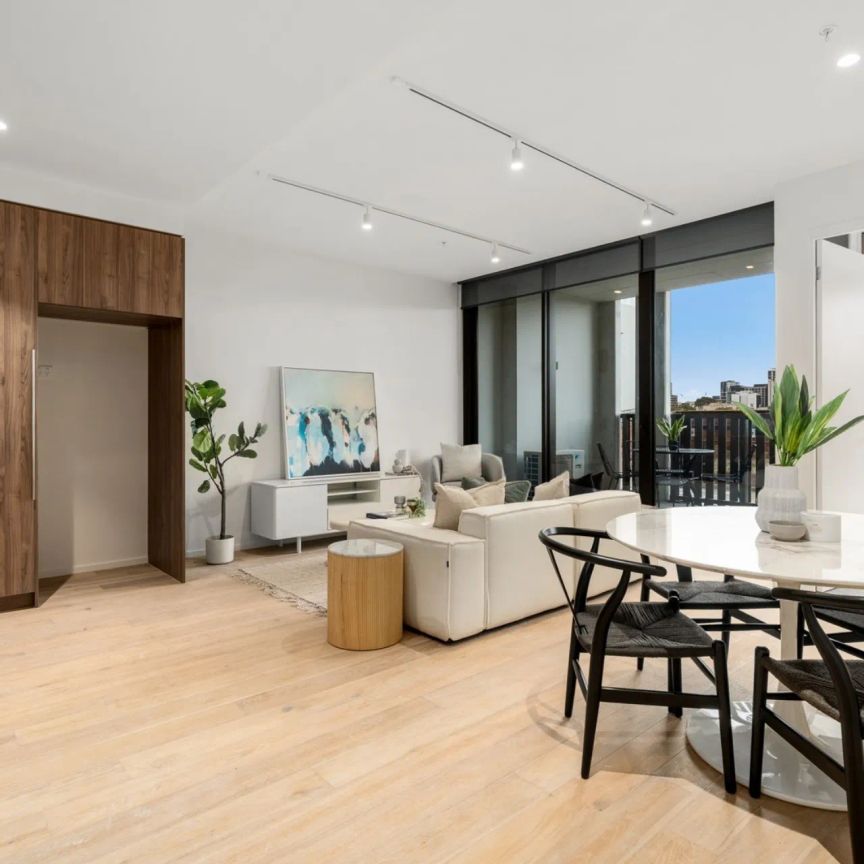 Modern City Living in the Heart of Melbourne - Photo 1
