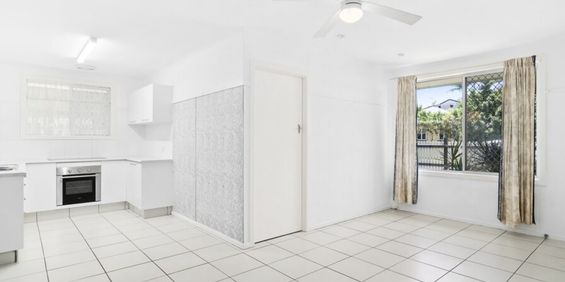 Gold Coast Broadwater Lifestyle at Its Best! - Photo 3