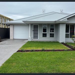 Brand New-Apply Now - Photo 2