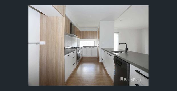 **REGISTER TO INSPECT VIA REALESTATE.COM.AU LINK & PHOTO ID MUST BE PROVIDED AT ENTRY, WHEN VIEWING ALL RENTAL PROPERTIES WITH BARRY PLANT FRANKSTON** - Photo 1