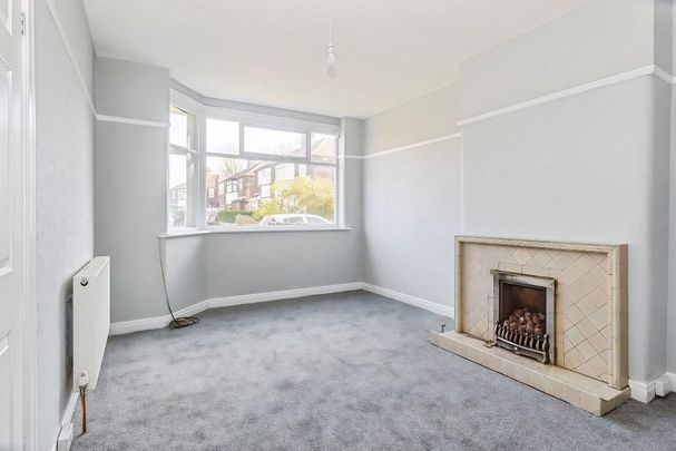 3 bedroom semi-detached house to rent - Photo 1