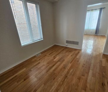 For Lease - 42 Loftsmoor Drive Unit# upper Unit, Brampton, Ontario - Photo 3