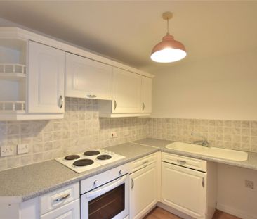 Windsor Court, Felling, NE10 - Photo 2