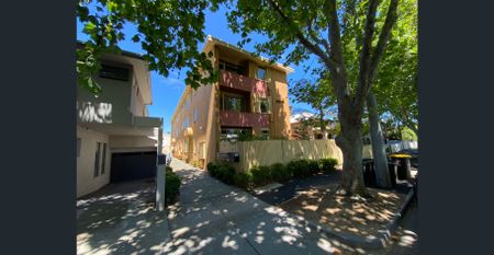 Fantastic One Bedroom Apartment - Photo 4