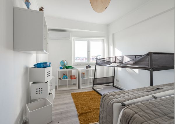 APARTAMENTO T3 MOBILADO EM CARNAXIDE