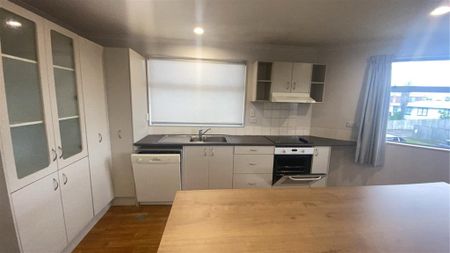 **Spacious 3-Bedroom Townhouse for Rent in Hamilton, Melville – $660/week** Discover comfortable and convenient living in this well-appointed 3-bedroom, 2-bathroom townhouse located in the desirable suburb of Hamilton, Melville 3206. - Photo 4