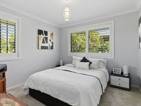 Elegant Townhouse � Quiet, Spacious and Ultra Convenient � Available for a 6 month lease Only - Photo 2