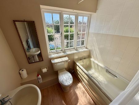 Eastgate Gardens, Taunton, Somerset - Photo 2