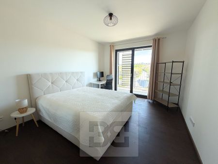 Pronájem bytu 2+kk 58 m², Mezi vodami, Praha - Fotografie 4