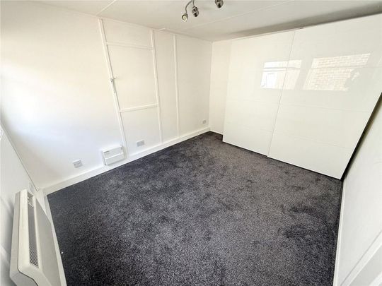 2 bedroom property to rent - Photo 1