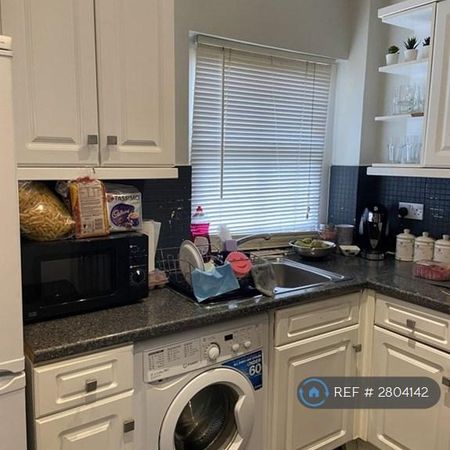 2 bedroom maisonette to rent - Photo 3