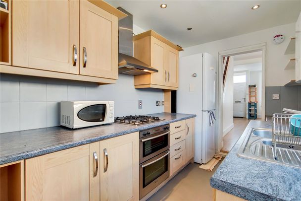 Faringford Road, E15 - Photo 1