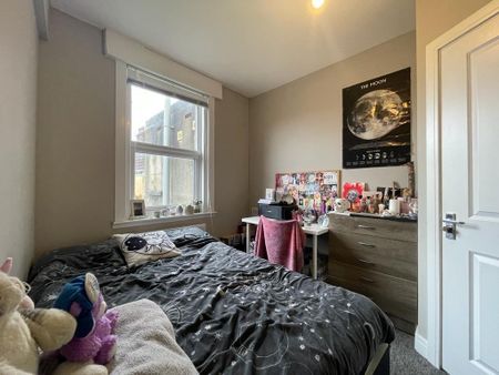 3 bedroom apartment to rent - Photo 4