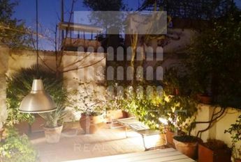 Attic-Piazza Navona: Short Stay. beautiful, fully furnished 1 Bedroom + Guest bed, 1 bath in period building with 2 large private terraces. Parquet floors, air conditioning, chef's kitchen, views, silent and bright. #2064