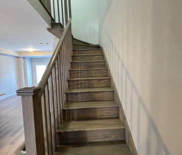 For Lease - 16 Heathrow Lane, Caledon, Ontario - Photo 4