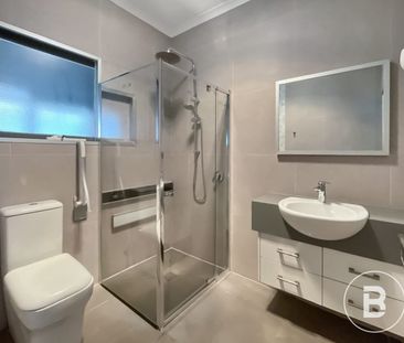 39 Hawthorn Grove, Wendouree, Vic 3355 - Photo 3