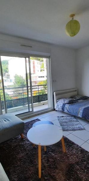 Location Appartement 1 pièce 25m² ST DENIS 97400 - Photo 1