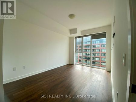 100 Eagle Rock Way Unit 710, Vaughan, Ontario L6A5B9 - Photo 5