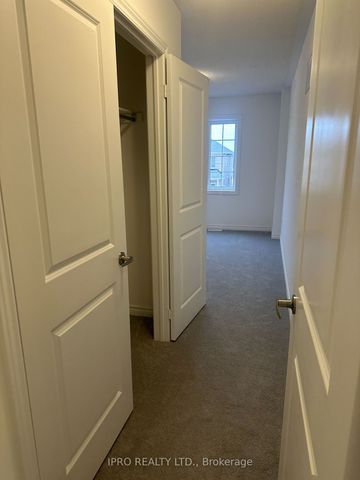 Townhouse For Lease | X8113534 - Photo 3