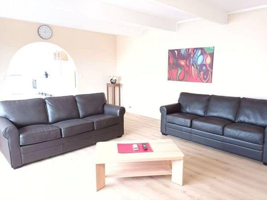 4 BEDROOM 2 BATHROOM APARTMENT above MOTEL ROOMS - Photo 1