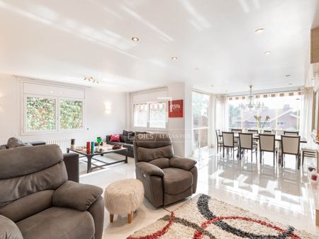 Excellent 5 Bedroom house / villa for rent in Can Roca, Barcelona - Foto 4