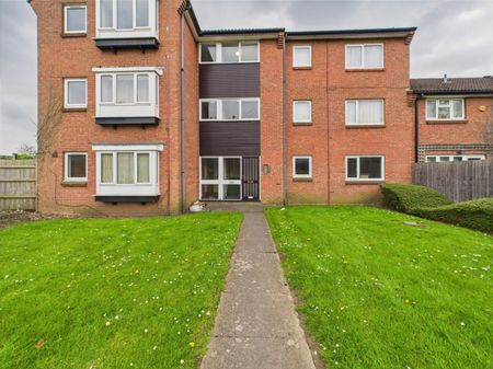 St Peters Close, Cheltenham, Gloucestershire, GL51 - Photo 5