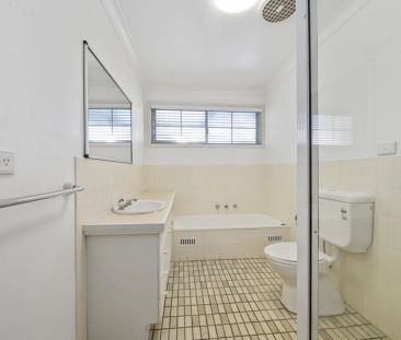 Neat & Tidy Townhouse - Photo 5