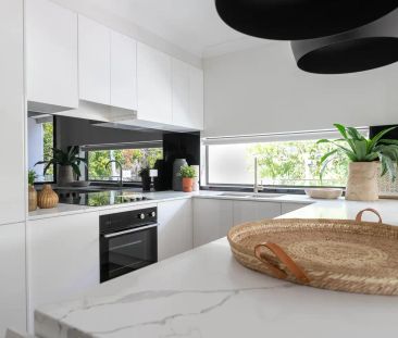 “Stylish and spacious townhouse is the perfect place to call home.” - Photo 6