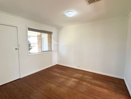 EAST GRIFFITH LOCATION - Photo 3