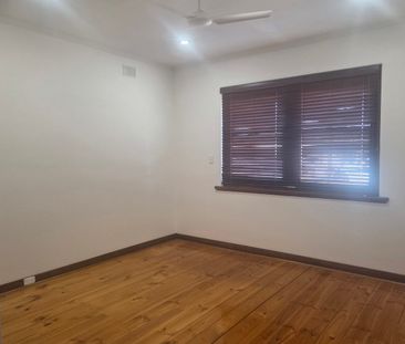 Beautifully Presented - Conveniently Located - Photo 5