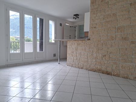 Appartement À Louer 3 Pièces , 45 M² - Photo 3