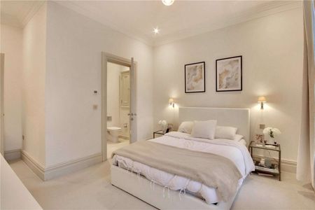 2 bedroom apartment located in Manor House at Wadhurst Place benefitting from beautiful communal grounds and two residents parking spaces - Photo 5