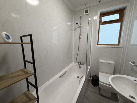 Oystermouth road, West Glamorgan, SA1 - Photo 4