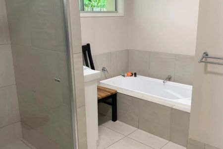 Minutes to Beach & Shops - Photo 2