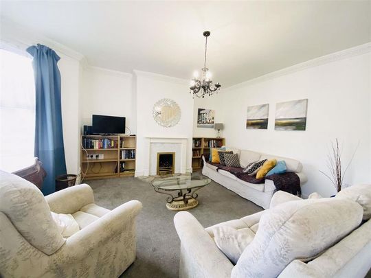 4 bedroom house to rent - Photo 1