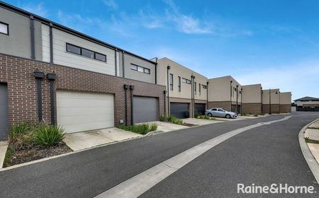 108 Marathon Boulevard, Craigieburn, VIC 3064 - Photo 5