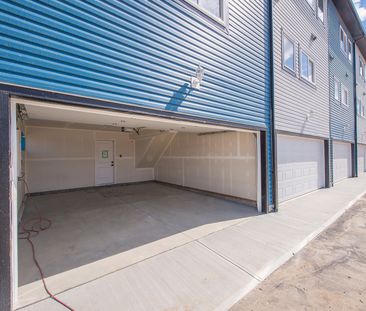 Breeze On Maple Way - Photo 3