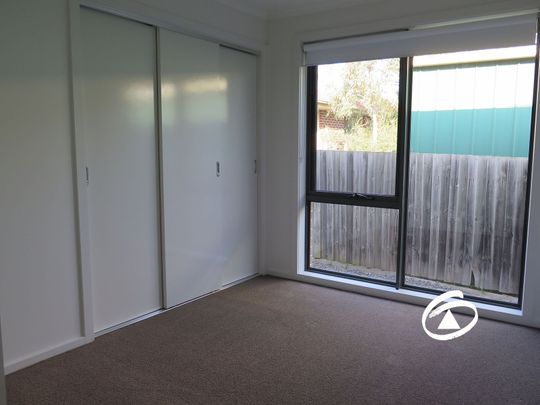 4 Pater Way, 3810, Pakenham Vic - Photo 1