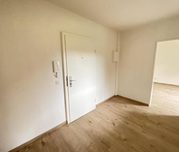 Bereit zum Einzug - frisch renovierte 2 - Raum Wohnung - Photo 5