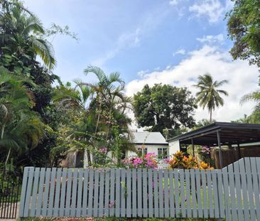 CHARMING BEACHSIDE COTTAGE - Photo 6