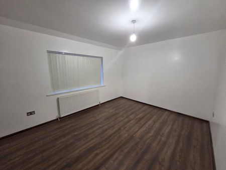 3 Bed Semi-Detached House, Bromford Crescent, B24 - Photo 3