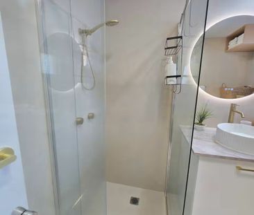 BEAUTIFULLY RENOVATED TWO BEDROOM FURNISHED UNIT - STEPS TO BEACH! - Photo 6